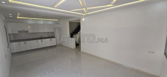 Maison commerciale à vendre dans le quartier Al Huda - 2