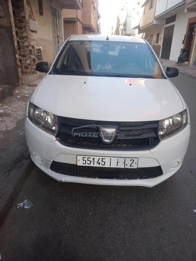 سيارة داسيا في حالة جيدة للبيع 