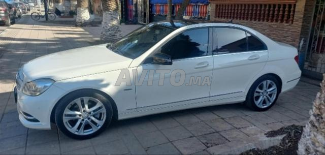 سيارة C220 جميلة جداً جداً للبيع