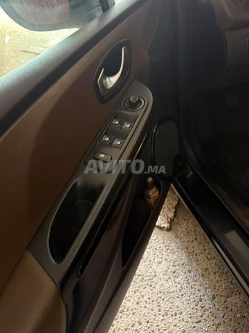 Je mets Clio 4 limited full option - 2