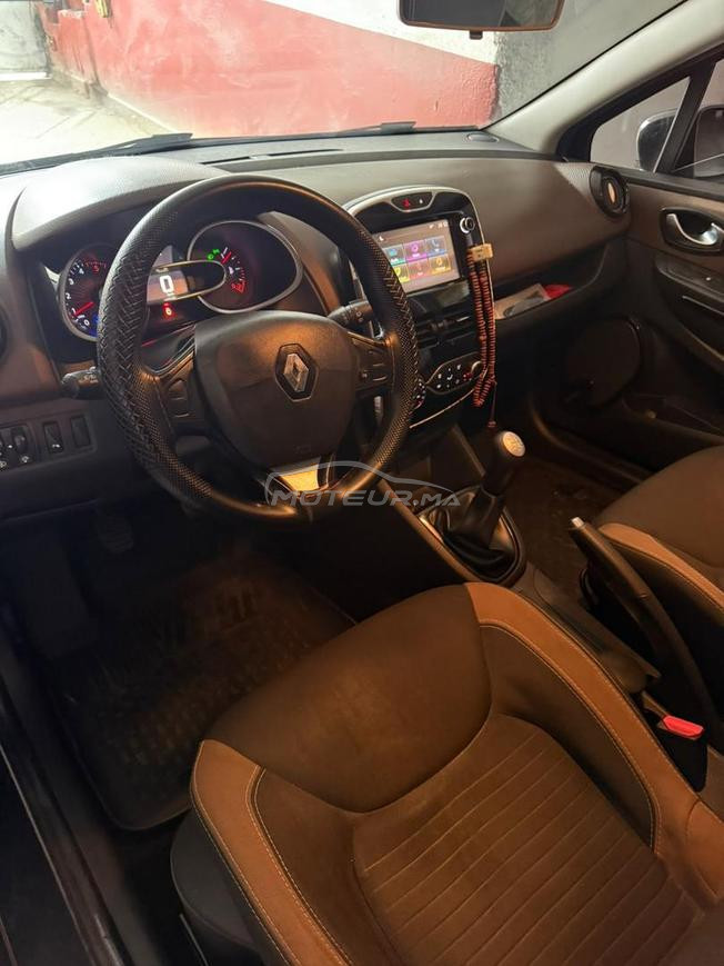 Je mets Clio 4 limited full option 