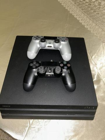 بلاي ستيشن 4 برو نظيفة 1000 جيجا - 2