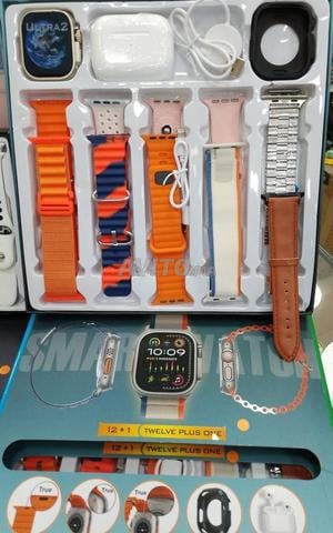 Smart Watch Ultra avec 12 bracelets et écouteurs - 2