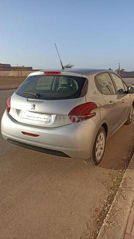 Peugeot 208 Diesel Manuelle 2017 à Tiznit - 2