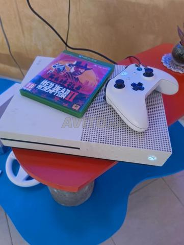 Xbox One S - 2