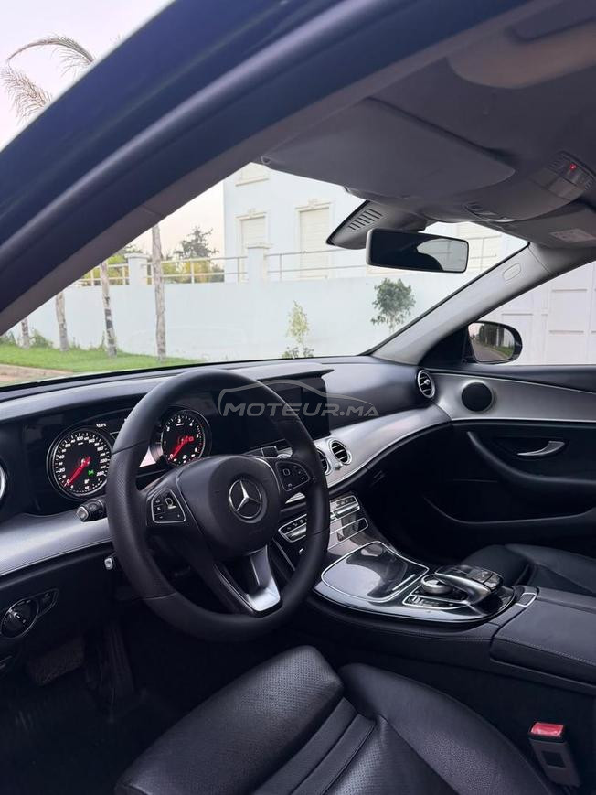 MERCEDES-BENZ E220