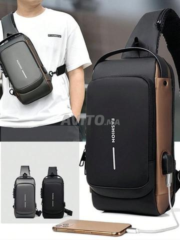 Sac bandoulière moderne et élégant comme neuf. - 2