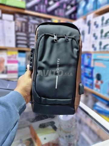 Sac bandoulière moderne et pratique pour hommes. - 2