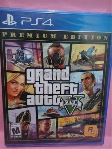 PlayStation 4 en bon état avec 2 jeux - 2