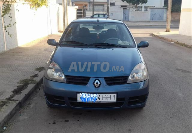 Clio. 2007. Essence. Tout option - 2