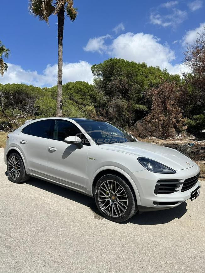 Porsche Cayenne Hybride Automatique 2022 à Tanger