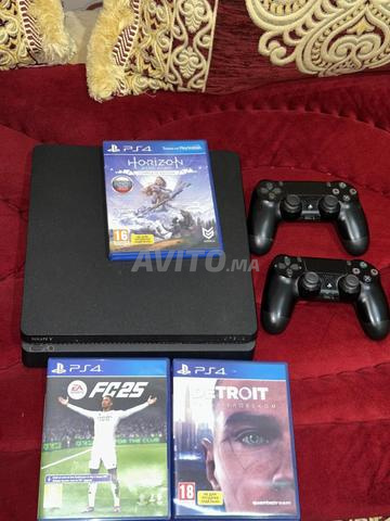 PS4 slim en très bon état - 2