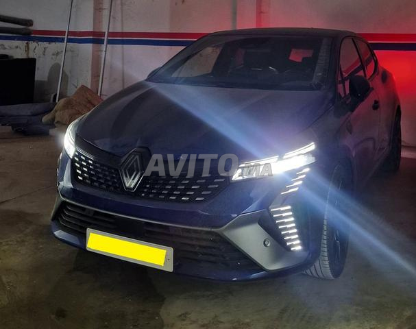 Renault Clio Hybride Automatique 2025 à Fès - 2