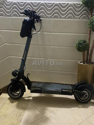 Trottinette à vendre Vitesse max 60km🚀 Encore propre Prix 3200 - 2