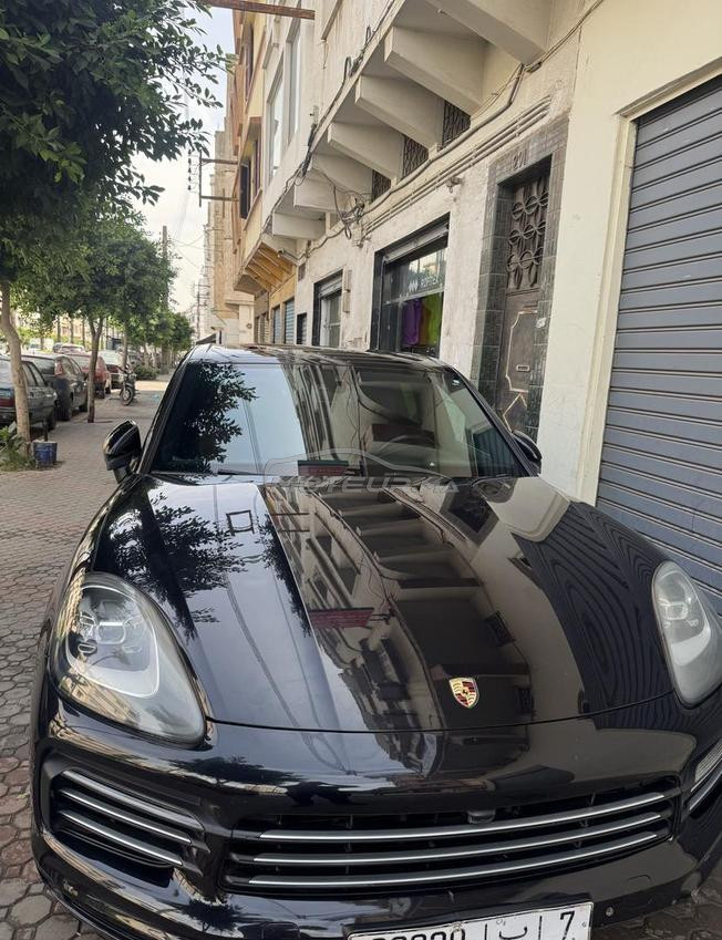 ⁠Porsche Cayenne E-Hybrid 2019 V6 462ch 1ere main.