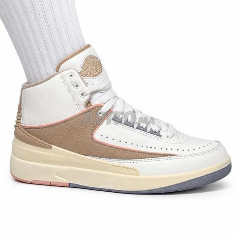 حذاء سنيكرز مرتفع ستايل J2 بيج 👟 - 2