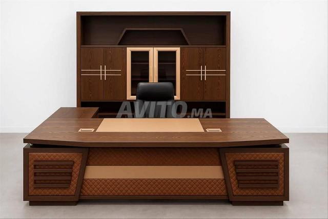 Livraison disponible Bureau de direction chic avec chaises en cuir luxueuses – - 2