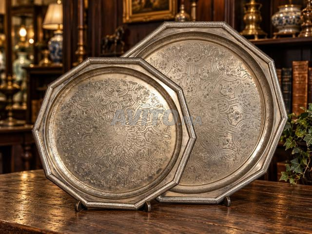 Plateaux décoratifs octogonaux en métal argenté
