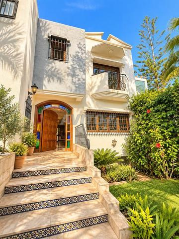 Villa 3 façades sans vis à vis côté Zenith