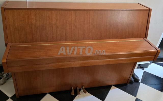 Piano Droit YAMAHA Bois – Très Bon État - 2