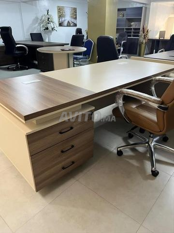 مكتب إداري مستورد بجودة عالية وتصميم عصري،   - 2