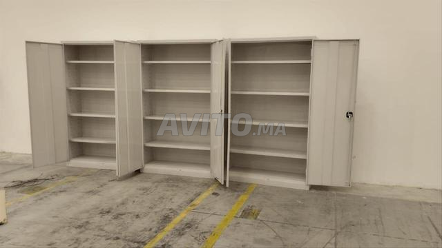 ARMOIRE METALLIQUE AVEC ETAGERES/vestiaire - 2