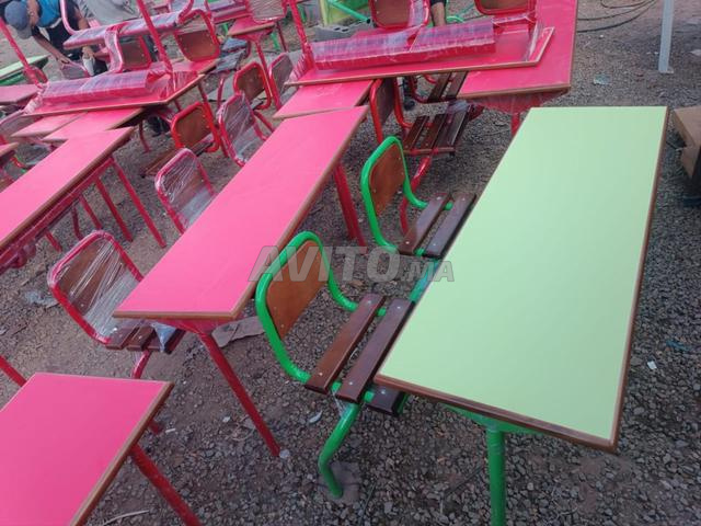 Chaise et table scolaire - 2