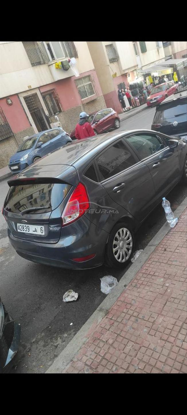 ford fiesta ba9a n9iya bla samsar 
