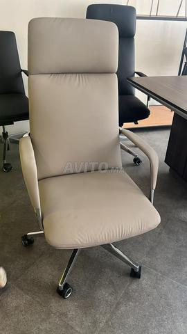 Bureau importation avec les chaises - 2