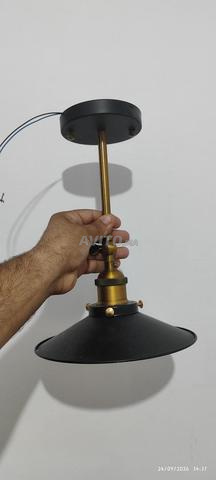 Lampe noire artisanale - 2