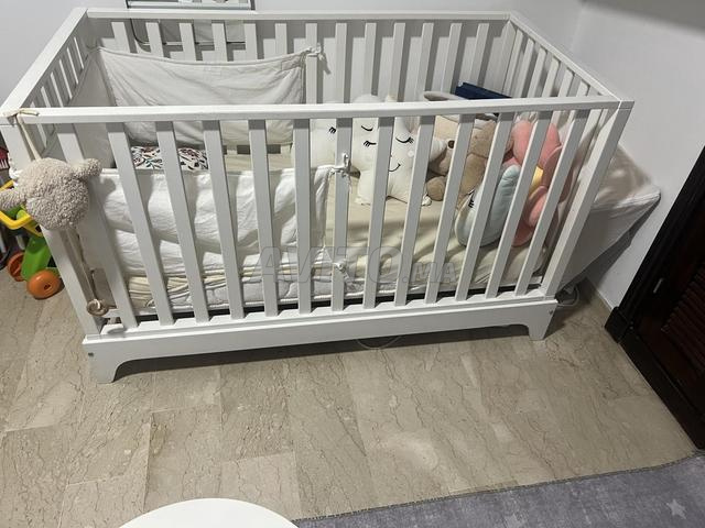 Lit bébé bon état - 2