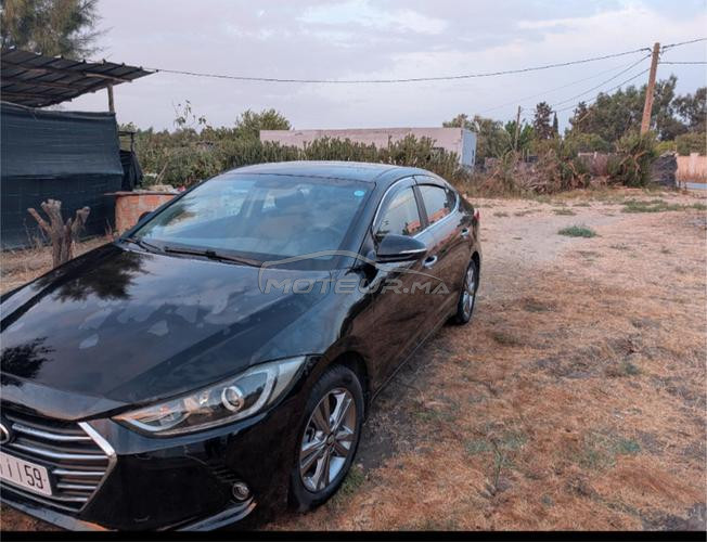 hyundai elantra GLS EN TRÈS BONNE ÉTAT 