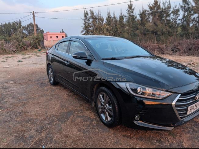 hyundai elantra GLS EN TRÈS BONNE ÉTAT 