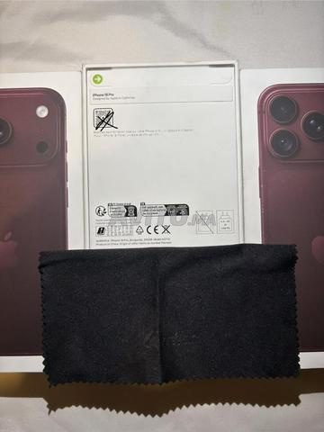 iPhone 18 Pro couleur bordeaux - 2