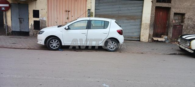 سيارة داسيا سانديرو بنزين للبيع - 2