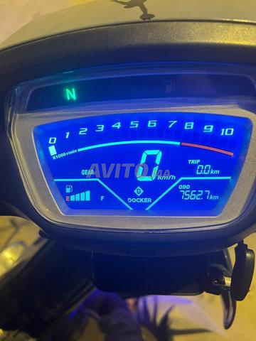 Moto propre, encore neuve, première utilisation - 2