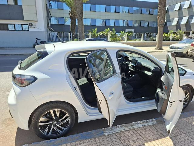 Peugeot 208 - 2