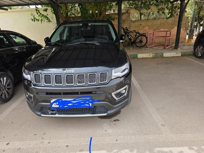 voiture jeep  à vendre 