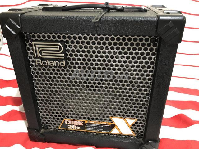 Ampli Roland Cube 20x