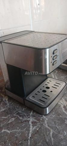 MACHINE À CAFÉ - 2