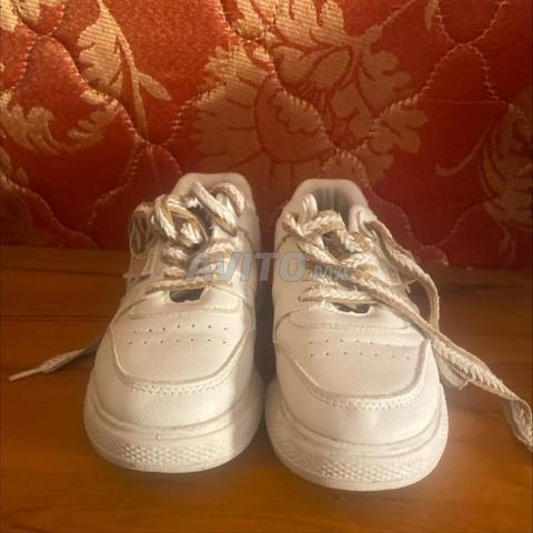 Très bonnes chaussures blanches à vendre - 2
