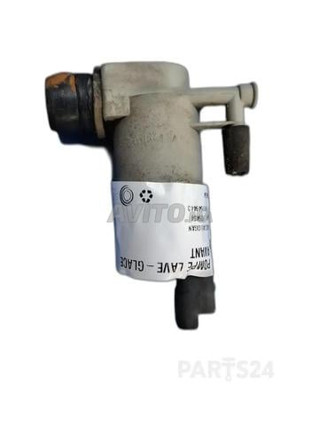 Moteur de lave-glace Dacia Logan 2006