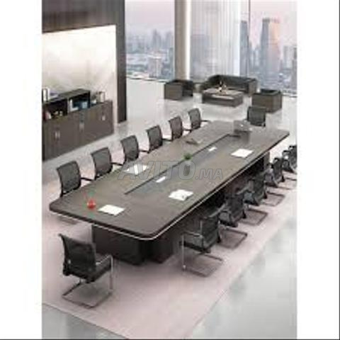 TABLES DE RÉUNION – ÉLÉGANCE & FONCTIONNALITÉ - 2