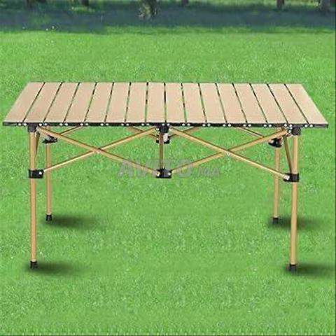 Table de camping pratique et pliable. - 2