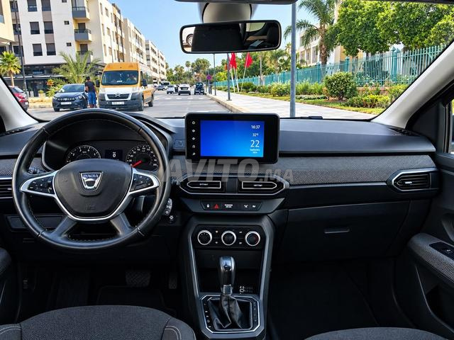 LOGAN ESSENCE JOURNEY BVA TOUTES OPTIONS 2022 67000 KM - 2