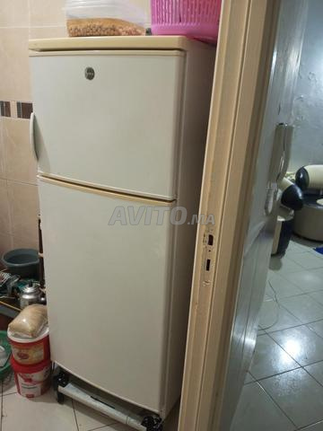 Réfrigérateur à vendre en bon état.
Contactez-moi si vous êtes intéressé.