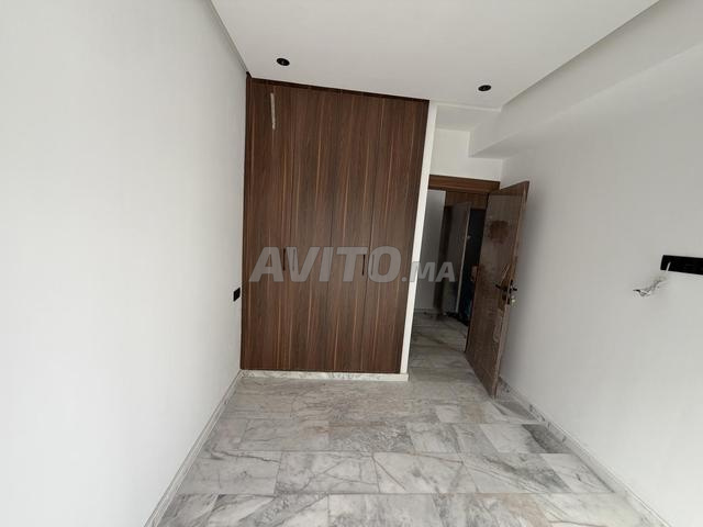 🏠 استوديو فارغ للإيجار طويل الأمد