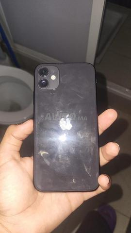 iPhone 11 normal iCloud 64g encore propre - 2