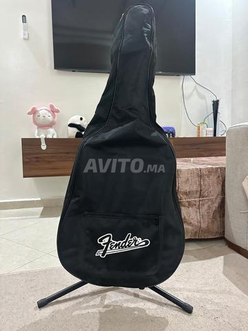 Guitare Santara et support - 2