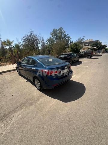 Hyundai Elantra Diesel 6 CV Auto ou Reprise - 2